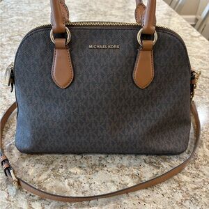 Michael Kors Veronica medium logo done satchel in Acorn/Brown.